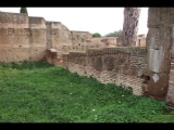 02794 ostia - regio v - insula vi - edificio (v,vi,2) - 2. raum von norden - suedseite - bli ri suedosten - 01-2024.jpg